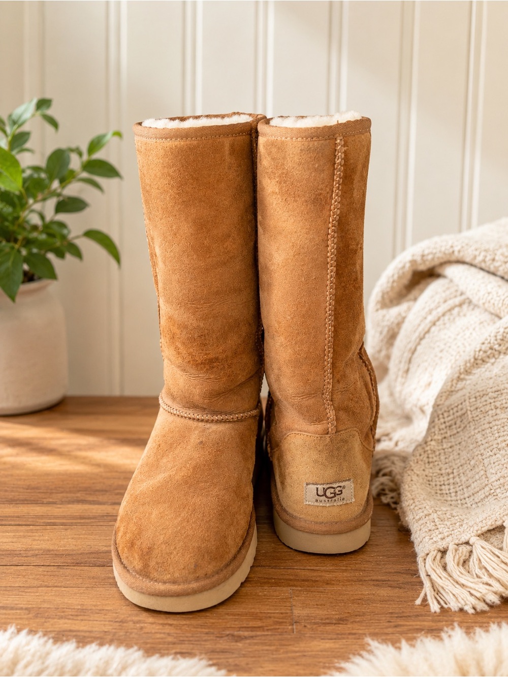 UGG Tall Sheepskin Boots - Chestnut/Tan